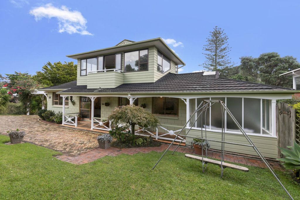 Property value 950 Beach Road, Torbay realestate.co.nz