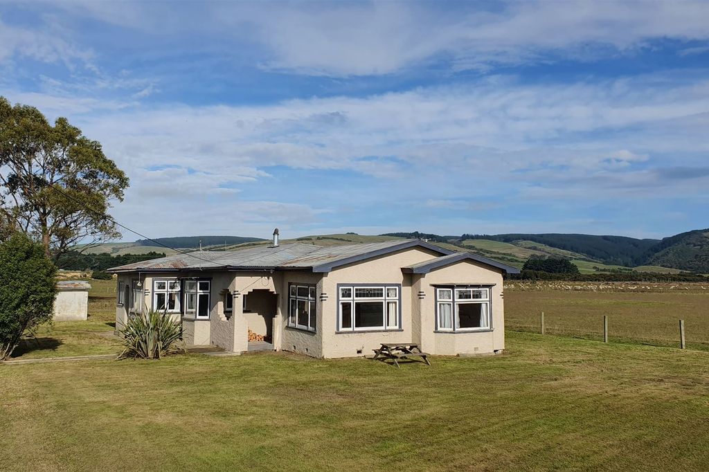 Sold 6 Jacks Bay Road, Owaka realestate.co.nz
