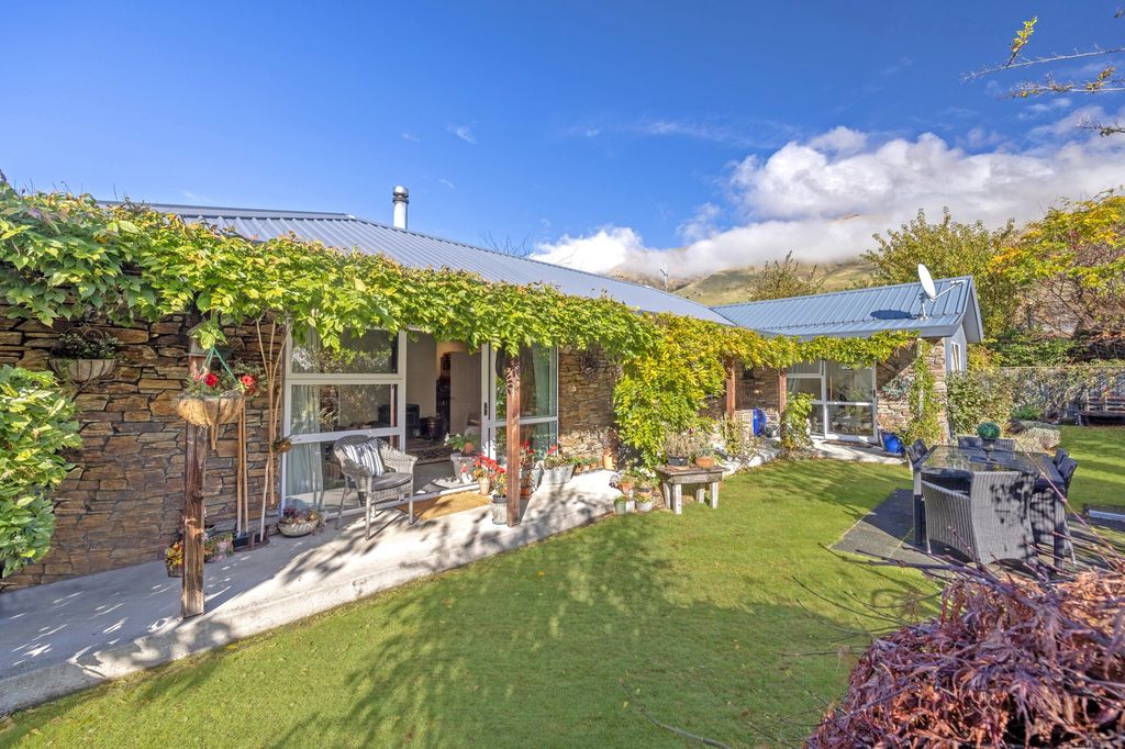 Sold 6 Mill End, Wanaka realestate.co.nz