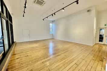 Modern Hobsonville Retail / Office