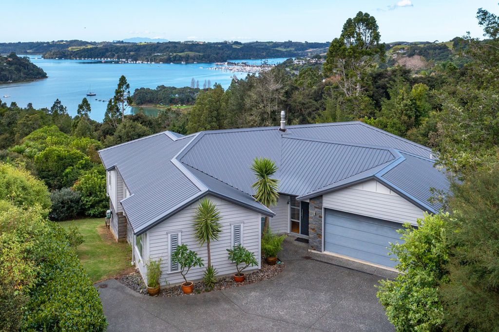 Property value 3 Glance Street, Sandspit realestate.co.nz