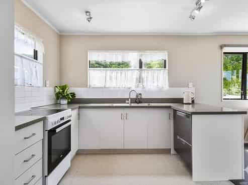 2/16 Normanton Street, Glenfield