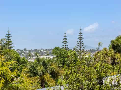 2/16 Normanton Street, Glenfield