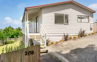 2/16 Normanton Street, Glenfield