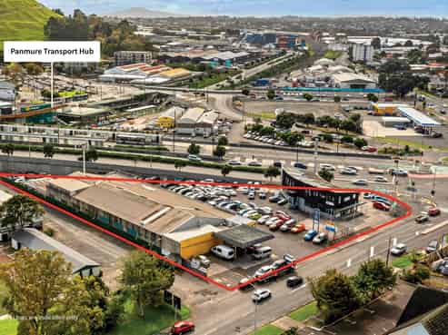 Versatile development site in Thriving Suburb
