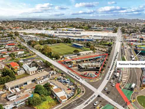 Versatile development site in Thriving Suburb