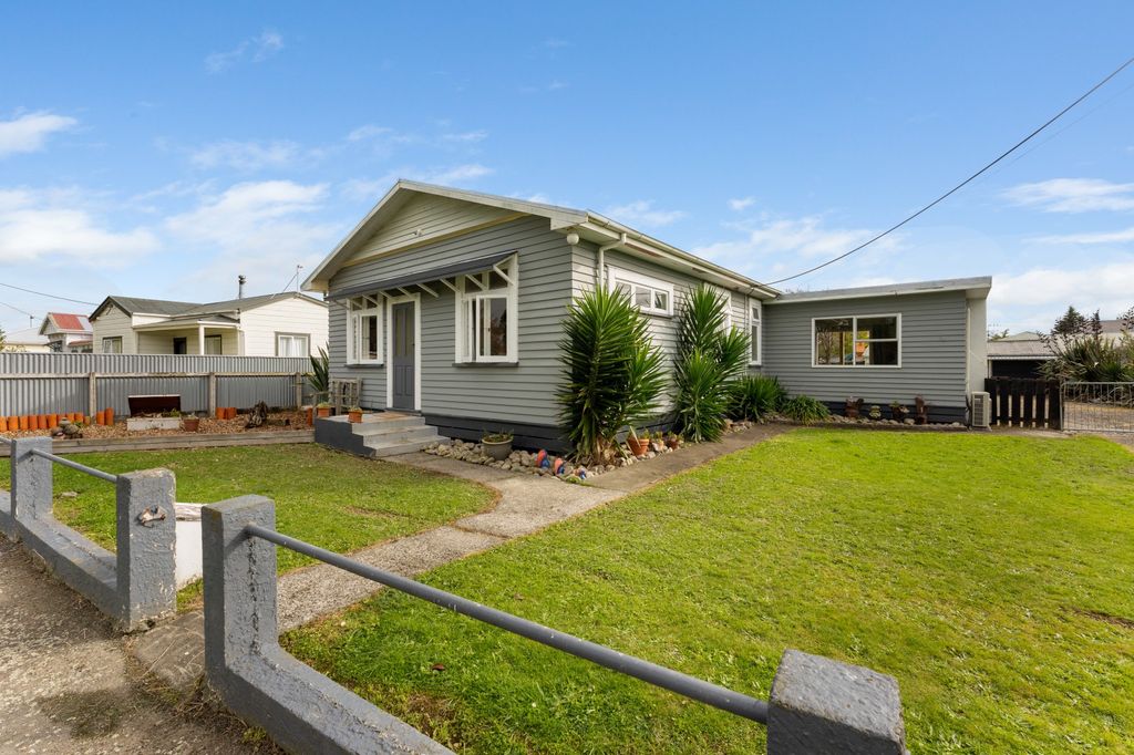 Property value 16 Julia Street, Pahiatua realestate.co.nz