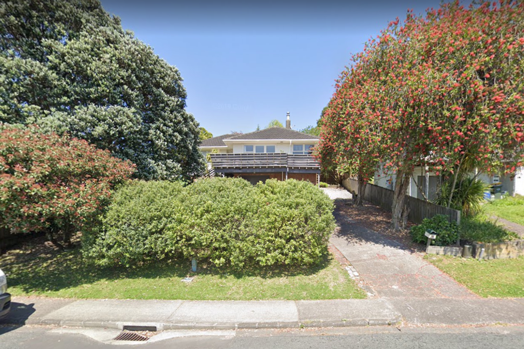 Property value 37 Rosalind Road, Glenfield realestate.co.nz
