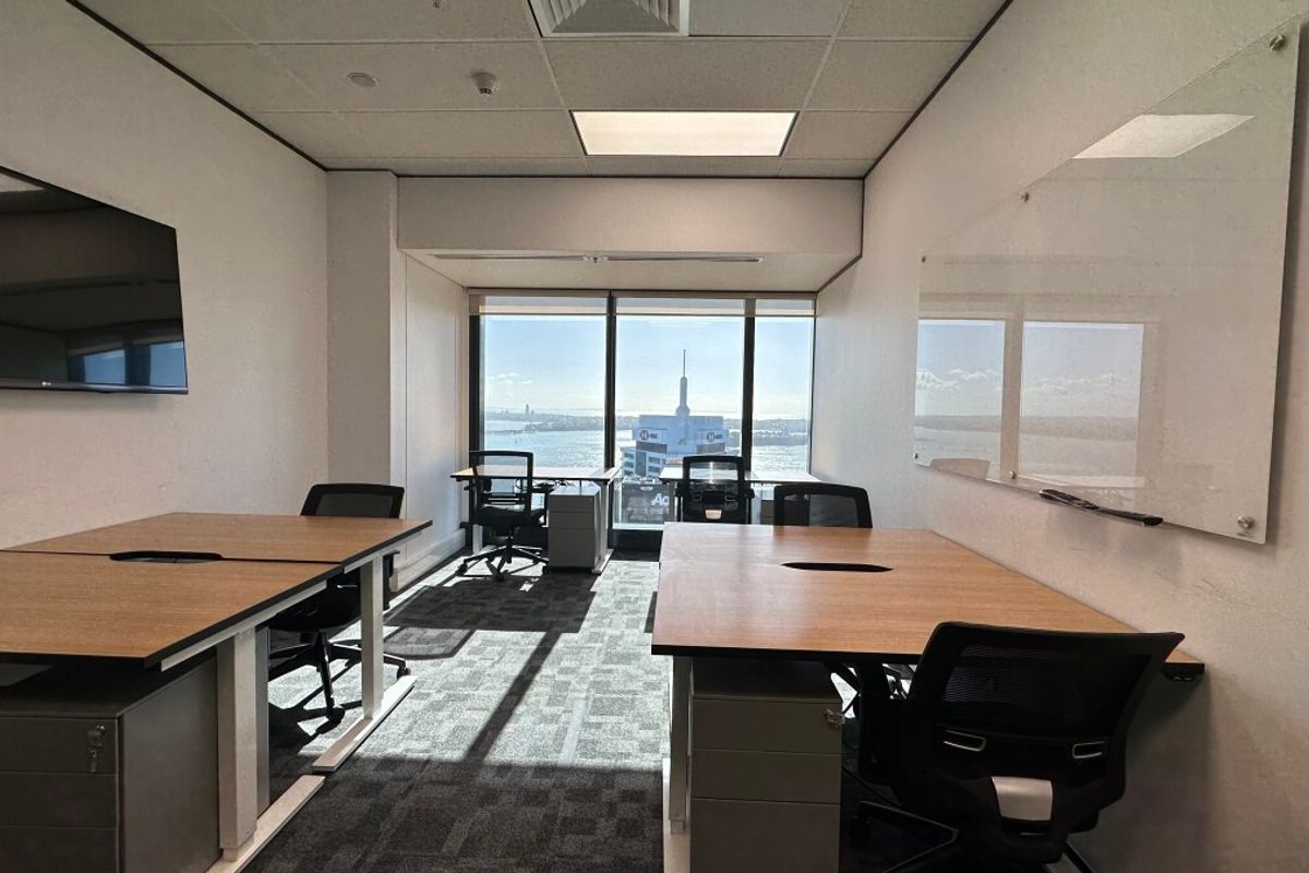 Large office suite with stunning harbour views - Vista 3