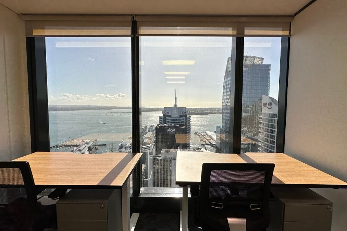 Large office suite with stunning harbour views - Altro
