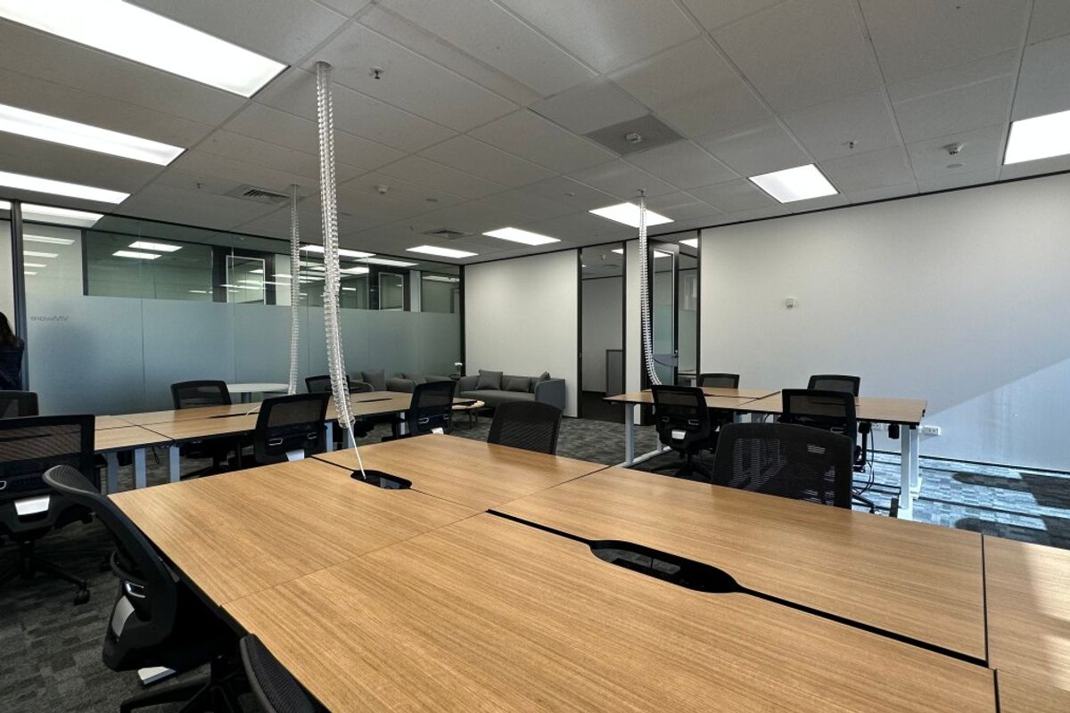 Large office suite with stunning harbour views - Vista 5