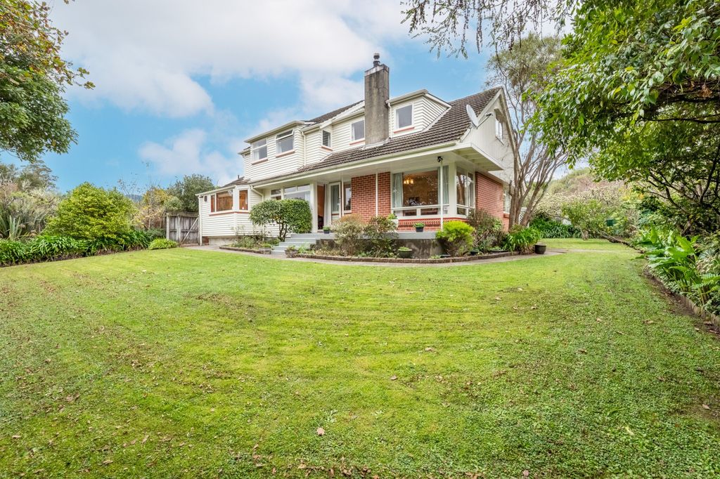 Property value 15B Field Street, Silverstream realestate.co.nz