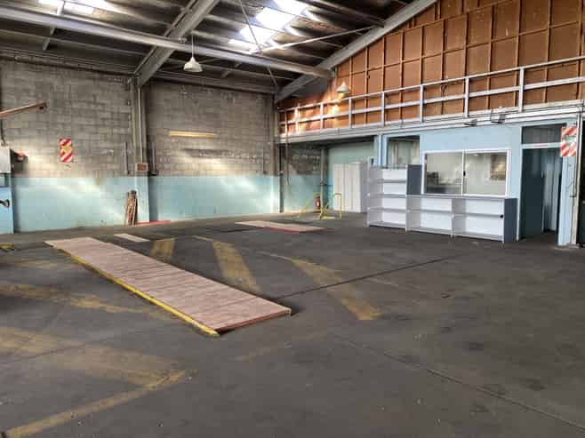 A whole lot of warehouse- For Lease 
