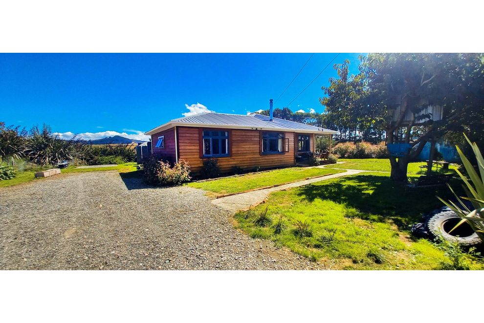 17 Settlement Road, Papatotara, Southland For Sale realestate.co.nz