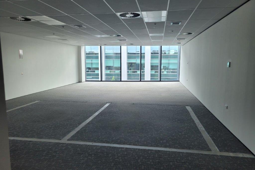 Premium Office in Vibrant Commercial Area - Aanzicht 2