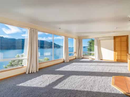 10 Ivanhoe Road, The Cove