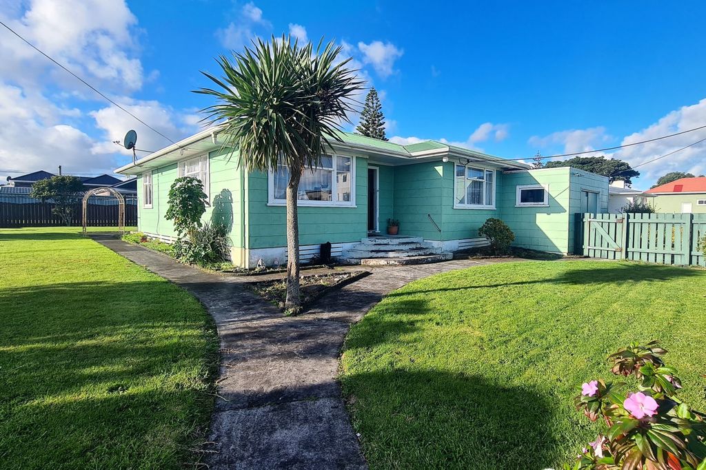 Sold 35 Fox Street, Opunake realestate.co.nz