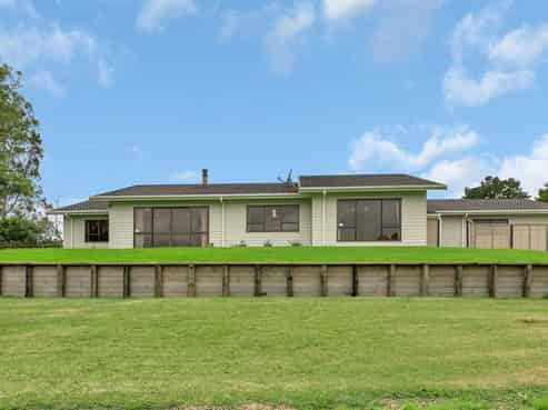 51 Loop Road, Otaika