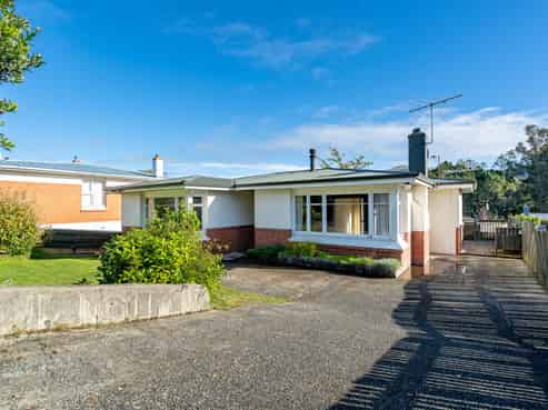 405 Pine Hill Road, Pine Hill