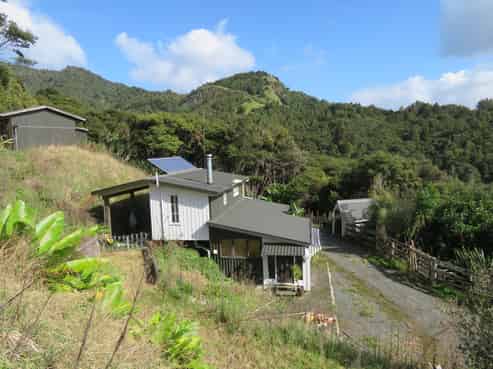 320 Takahue Saddle Road, Takahue