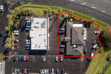 High profile Location with great modern tenant