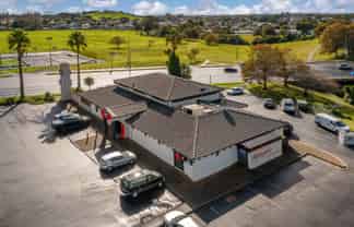 High profile Location with great modern tenant
