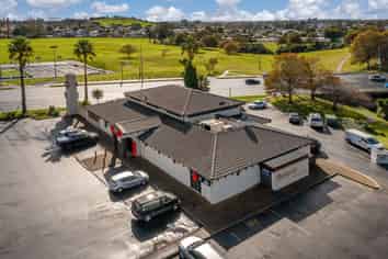 High profile Location with great modern tenant