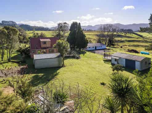 40 Poland Street, Waikino