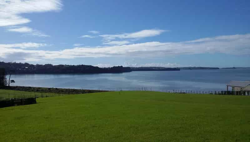 1 Takahuri Place, Okura Bush