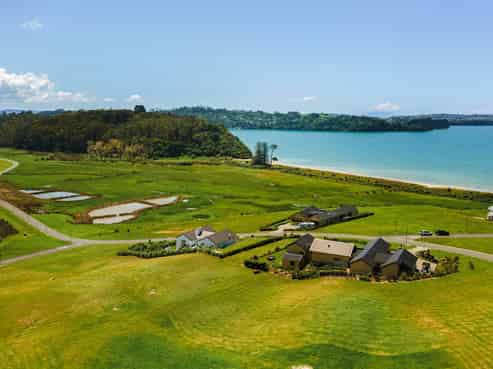 2 Taemai Place, Hibiscus Coast Surrounds