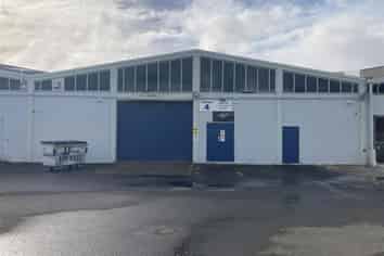 Warehouse - Central Porirua "On The Hill"