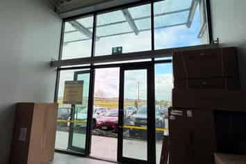 High visibility retail space on Ormiston Road