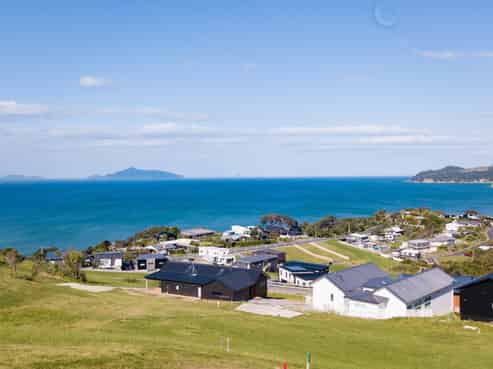 1050 Cove Road, Langs Beach