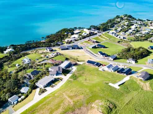 1050 Cove Road, Langs Beach