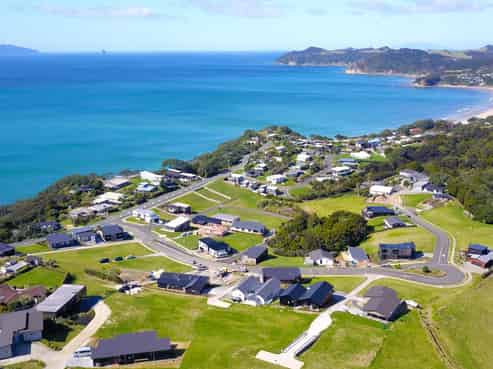 1050 Cove Road, Langs Beach