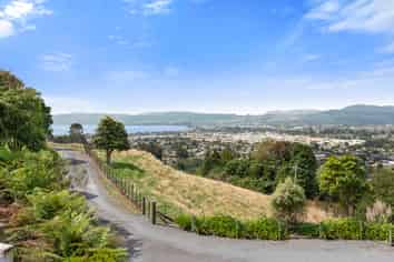 72 Mountain Road, Pukehangi
