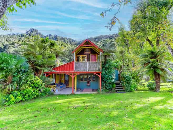 3081 Whanganui River Road, Parikino