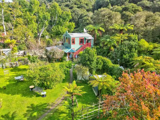 3081 Whanganui River Road, Parikino