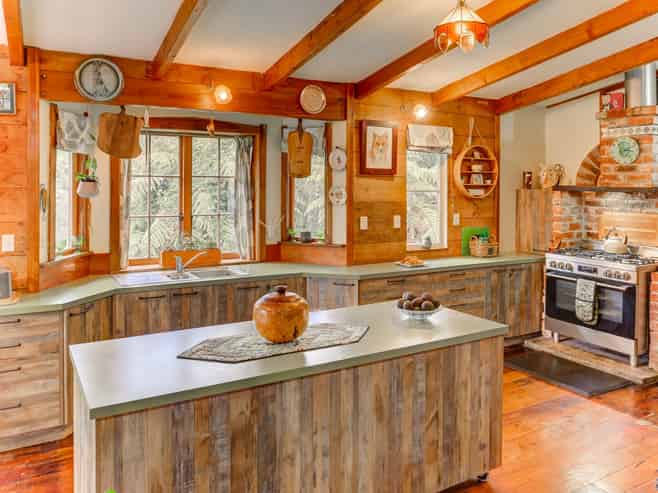 3081 Whanganui River Road, Parikino
