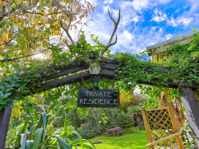 3081 Whanganui River Road, Parikino