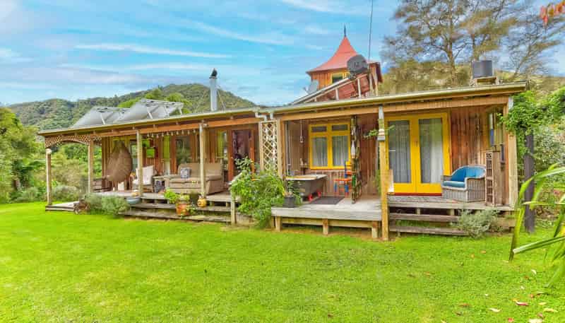 3081 Whanganui River Road, Parikino
