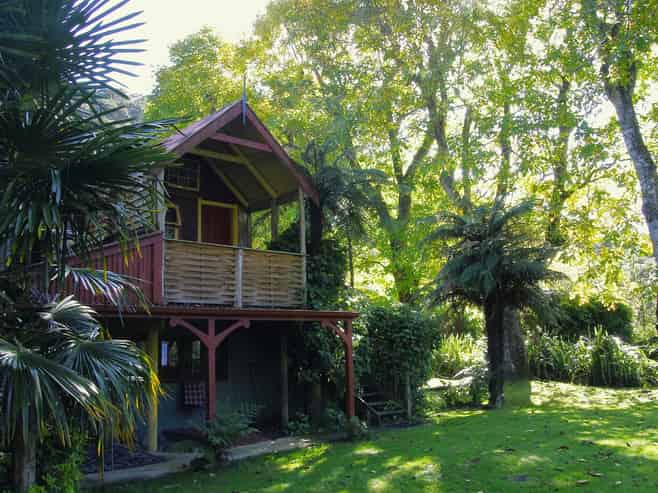 3081 Whanganui River Road, Parikino