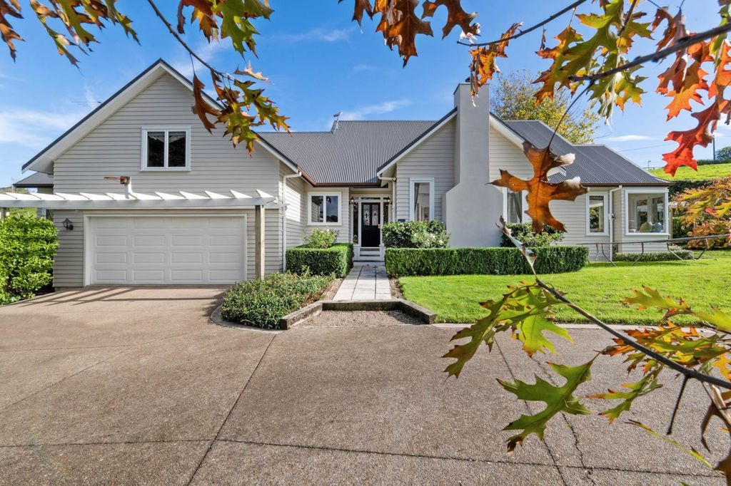 Sold 487 Ormiston Road, Flat Bush realestate.co.nz