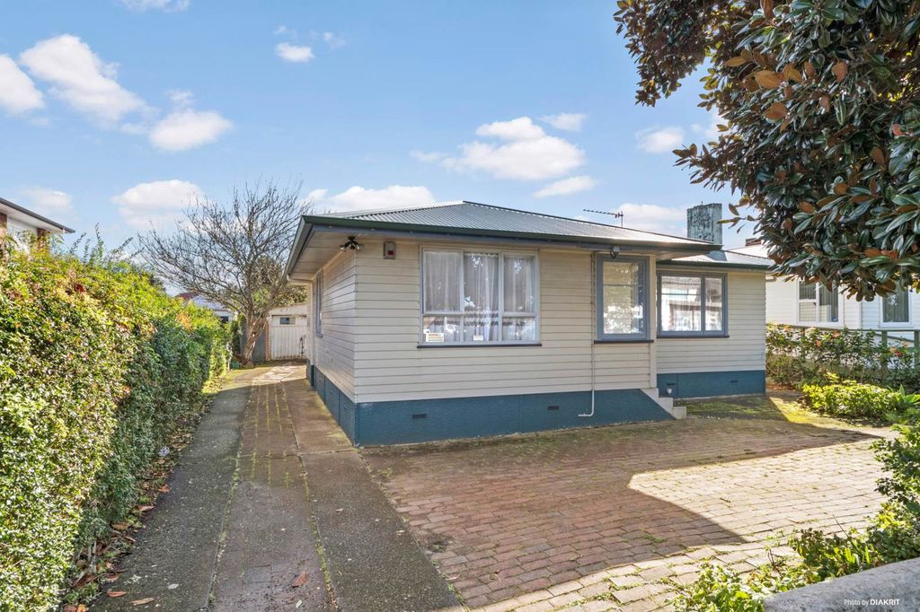 Property value 51 Ash Street, Avondale realestate.co.nz