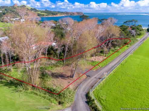 30 Waihuka Road, Omapere