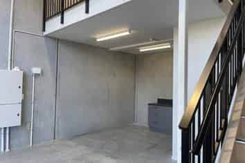 Mutil-use office and warehouse space