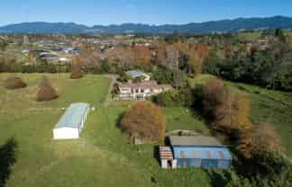 1 Waterford , Katikati