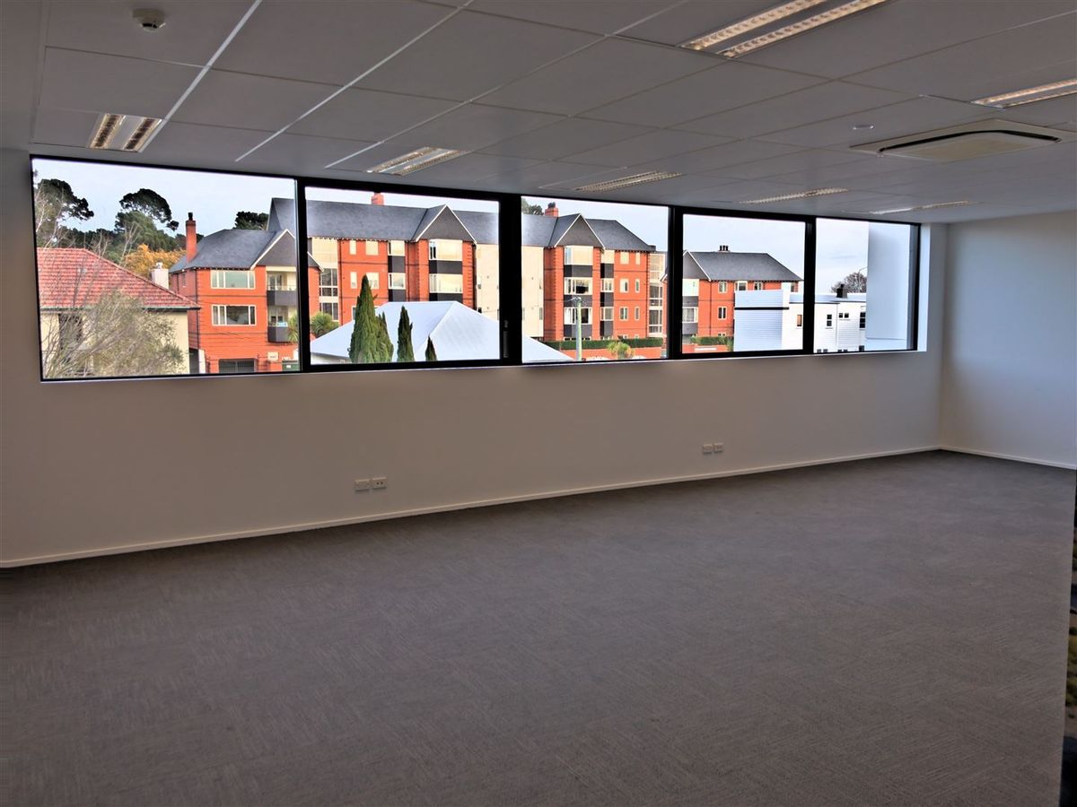 Architecturally Designed Office - Mehr