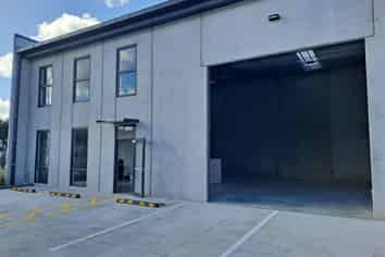 For Lease - Warehouse Unit in Riverhead - Rodney