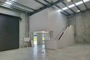 For Lease - Warehouse Unit in Riverhead - Rodney